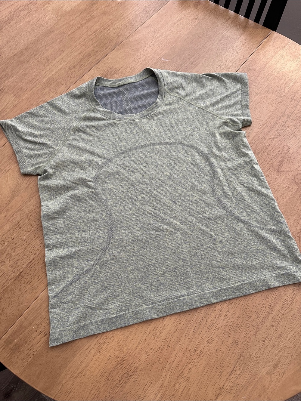 lululemon athletica Women's Heathered GREEN Short Sleeve Active Shirt